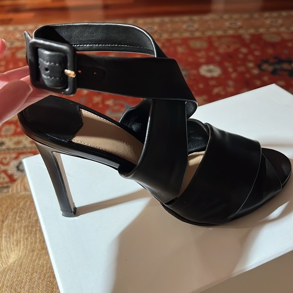 Black genuine leather size6,5  sandals.Excellent condition.Diane von Furstenberg - Picture 2 of 8